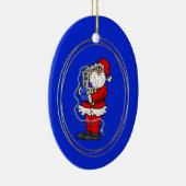 Père Noël Accroche Un Ornement De Noël (Droite)