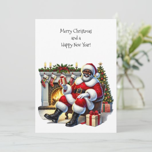 Père Noël noir avec cheminée carte plat Personnali (Debout devant)