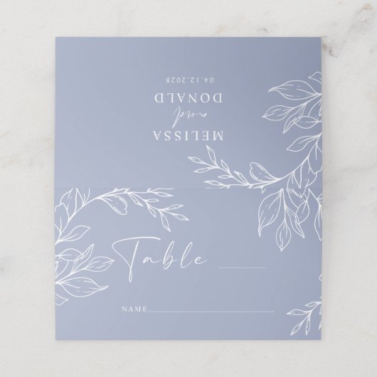 Periwinkle Bloem Eenvoudige Bruiloft Plaats Kaart (Buitenkant ongevouwen)