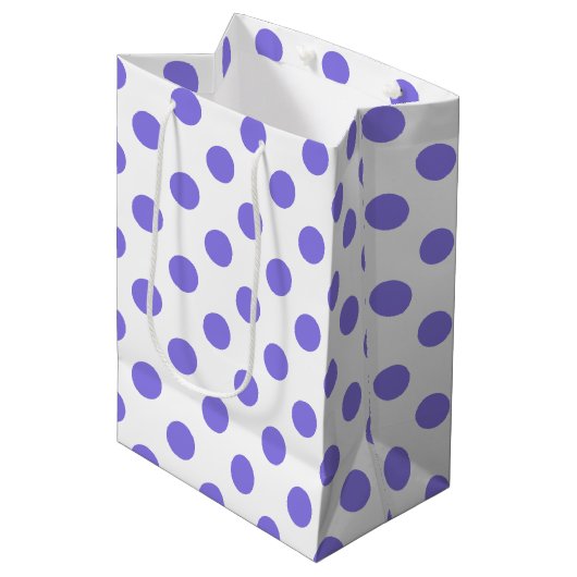 Periwinkle polka-stippen medium cadeauzakje (Voorkant Gekanteld)