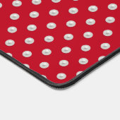 Perles blanches en rouge (Coin)