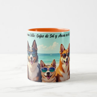 Perros con Estilo: Gafas de Sol y Arena en la Play Tweekleurige Koffiemok