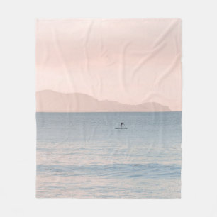 PERSON PADDLE BOARDING FLEECE DEKEN
