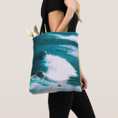 Person surfboard met oceaangolven draagtas (Dichtbij)