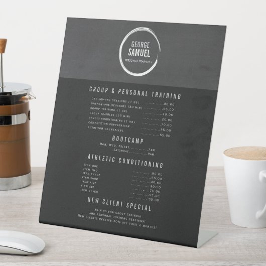 PERSONAL TRAINER CUSTON CHALK SKETCH LOGO RECLAMEBORD MET VOETSTUK (Insitu)