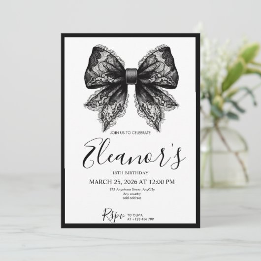 Personalised 18th Black Bow Birthday Invitation (Debout devant)