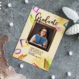 Personaliseer crèmekleurige fancy diploma-uitnodig kaart