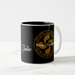 Personaliseer de Baskische bronze Lauburu. Tweekleurige Koffiemok