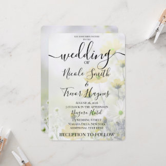 Personaliseer: Delicate Gele Bloemen Bruiloft Kaart