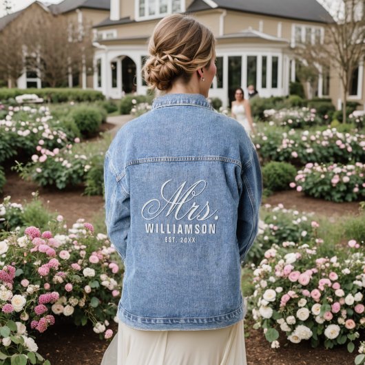 Personaliseer Mrs. Name Elegant Script bruid-to-be Denim Jacket (Huwelijk Achterkant)