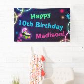 Personaliseer Roller Skating Neon Birthday Spandoek (Insitu)
