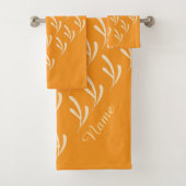 Personalize Beige Leaf Repeat Orange Bad Handdoek (Insitu)