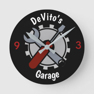 Personalize with Name Gear Head Garage Ronde Klok