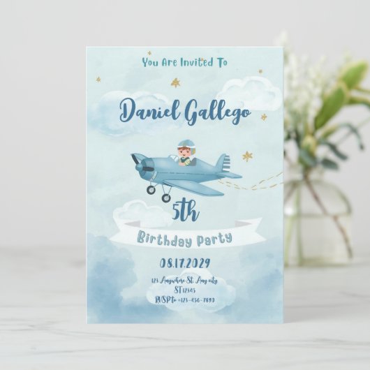 Personalized Airplane Boy Birthday Invitation (Debout devant)