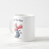 Personalized Christmas Mug With A Skiing Penguin Koffiemok (Voorkant links)