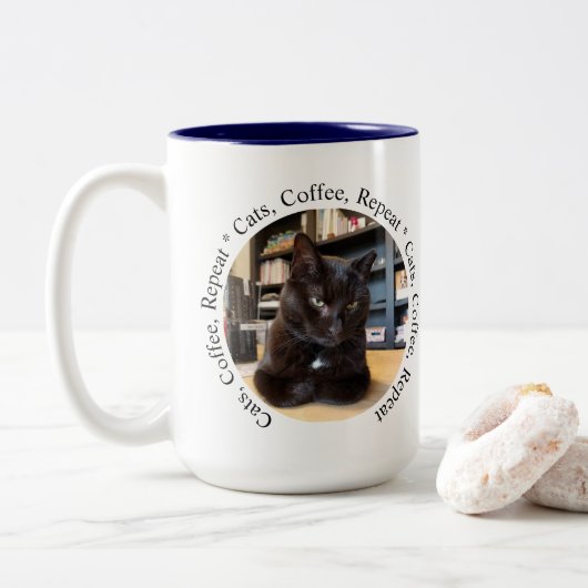 Personalized Coffee Cat Mug Tweekleurige Koffiemok (Met donut)