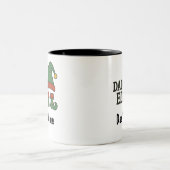 Personalized Daddy Elf Mug – Custom Christmas Gift Tweekleurige Koffiemok (Center)