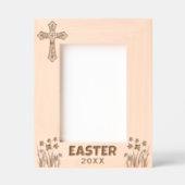 Personalized Easter Cross with Daffodils Gegraveerde Lijstjes (Voorkant)