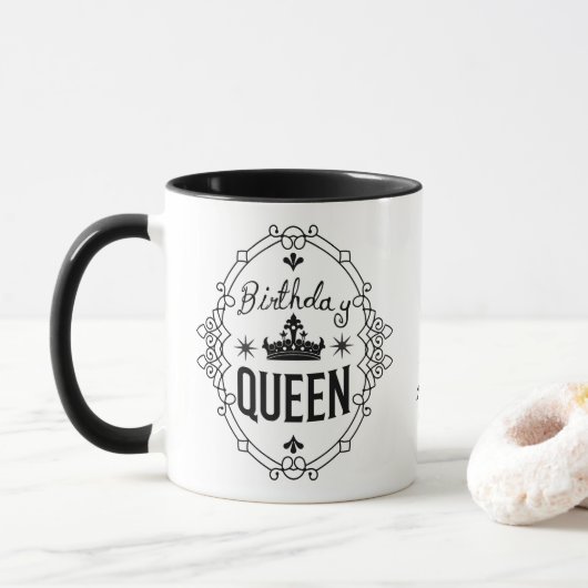 Personalized Elegant Birthday Queen Typography Mok (Met donut)