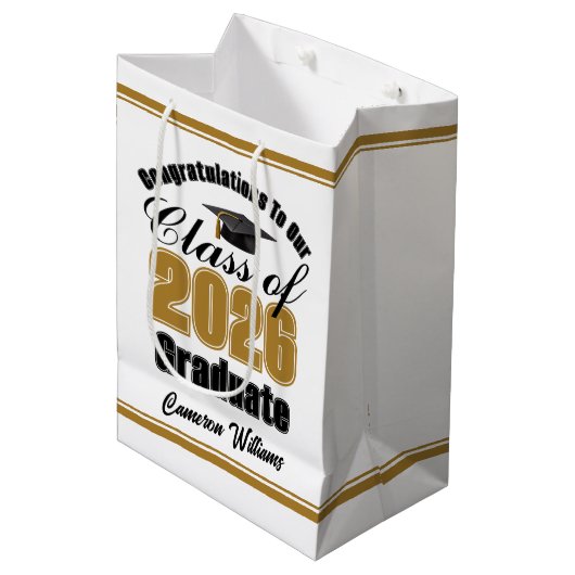 Personalized Gold Class of 2026 Graduation Medium Cadeauzakje (Voorkant Gekanteld)