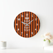 Personalized Keep Calm Your Text on Orange Stripes Grote Klok (Huis)