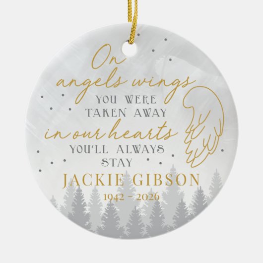 Personalized On Angels Wings Keramisch Ornament (Voorkant)