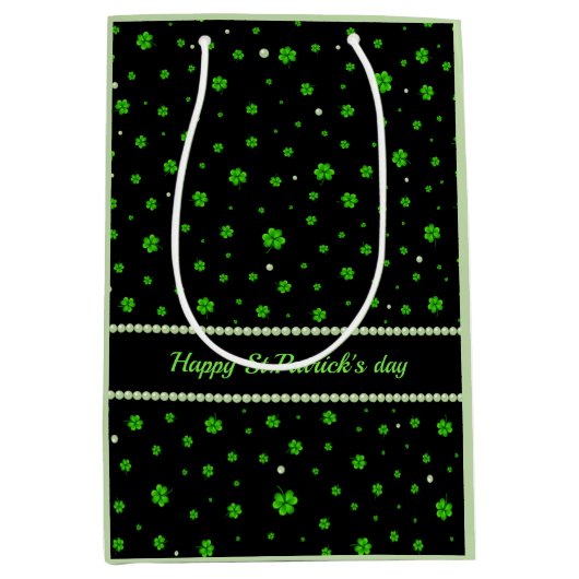 Personalized Pattern of green shamrocks with pearl Medium Cadeauzakje (Voorkant)