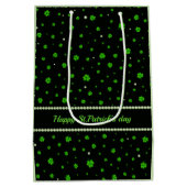 Personalized Pattern of green shamrocks with pearl Medium Cadeauzakje (Achterkant)