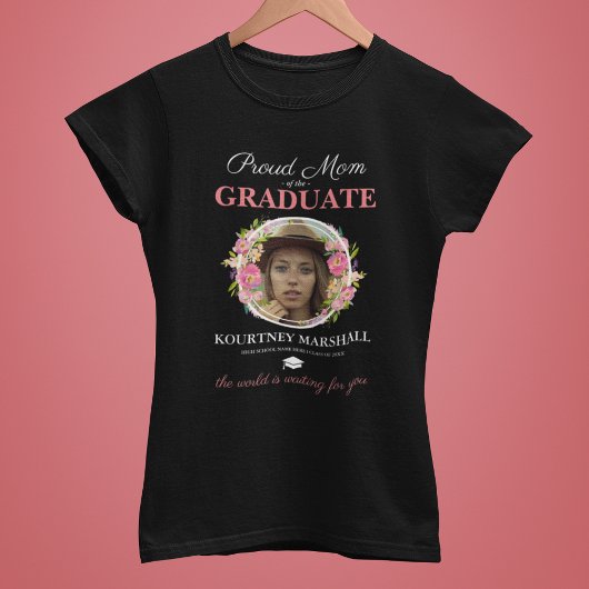 Personalized Proud Mom of 2025 Graduate T-Shirt