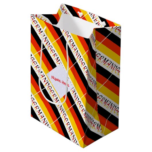 Personalized Red Name Germany Flag Tiled Medium Cadeauzakje (Voorkant Gekanteld)