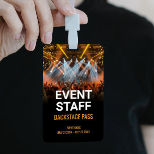 Personeel achter de schermen van een muziekfestiva badge