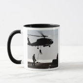 Personeel snel-touw uit een SH-60F Mok (Links)
