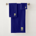 Personnalisé Retro Vintage Gold Nom Monogramme Mar<br><div class="desc">Custom Modern Elegant Modèle Typographie Monogramme Nom Marine Bleu & Or Classique / Vintage / Rétro Bain & Beauté / Accessoires de salle de bain / Serviettes de bain / Linge tendance   Serviette de bain   Serviette de bain = Serviette de bain.</div>