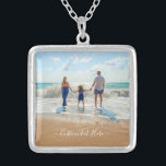 Personnalisez votre collier photo préféré avec du<br><div class="desc">Colliers photo et texte personnalisés - Unique votre propre design Famille personnalisée / Amis ou Collier personnel / Cadeau - Ajouter votre photo et votre texte - Redimensionner et déplacer ou supprimer et ajouter des éléments / image avec outil de personnalisation! Choisissez la police / taille / couleur ! Bonne...</div>