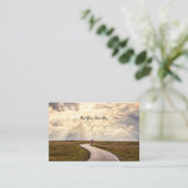Persoon die pad naar horizon loopt visitekaartje (Staand voorkant)