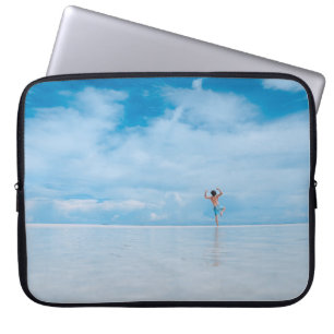 Persoon in waterlichaam laptop sleeve