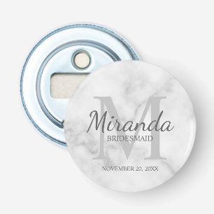 Persoonlijk bruidsmeisjesmonogram en naam button flesopener