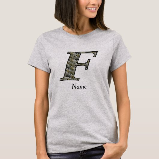 Persoonlijk initiaal F Hydrangeabloemen Monogram T-shirt (Voorkant)