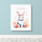 Persoonlijk konijn in roze bloemen canvas afdruk (Insitu (Houten vloer))