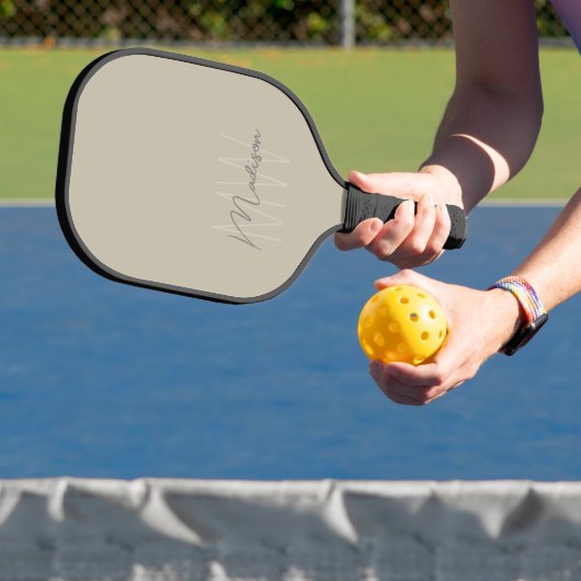 Persoonlijk modern monogram pickleball paddle (Insitu)
