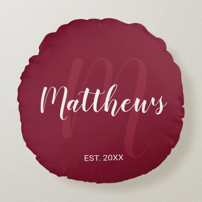 Persoonlijk modern script monogram & naam van fami rond kussen (Voorkant)