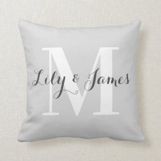 Persoonlijk monogram wit grijs huwelijksaandenken kussen