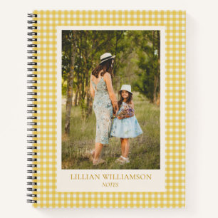 Persoonlijk notitieboek met gele gingham foto