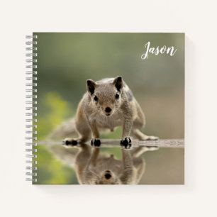Persoonlijk notitieboek met spiraal en cute eekhoo