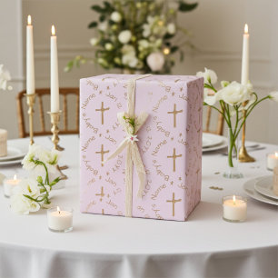 Persoonlijk religieus gouden kruis op Misty Rose Cadeaupapier