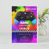 Persoonlijk spel op game-verjaardagsuitnodiging kaart (Staand voorkant)