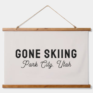 Persoonlijk Stad Berg Naam Canvas 'Gone Skiing' Hangend Wandkleed