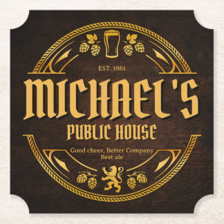 Persoonlijk vintage pubbord op rustic houten bierv kartonnen onderzetters