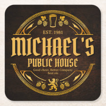 Persoonlijk vintage pubbord op rustic houten bierv