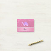 Persoonlijke benaming paarse schildpad roze glitte post-it® notes (Op bureau)